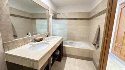 propertyimage1bh5blyyx620240607082213