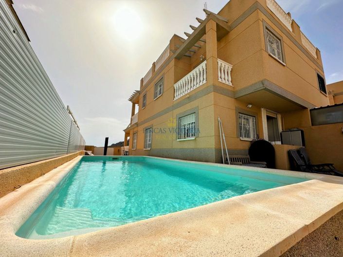 Image No.1-3 Bed Villa for sale