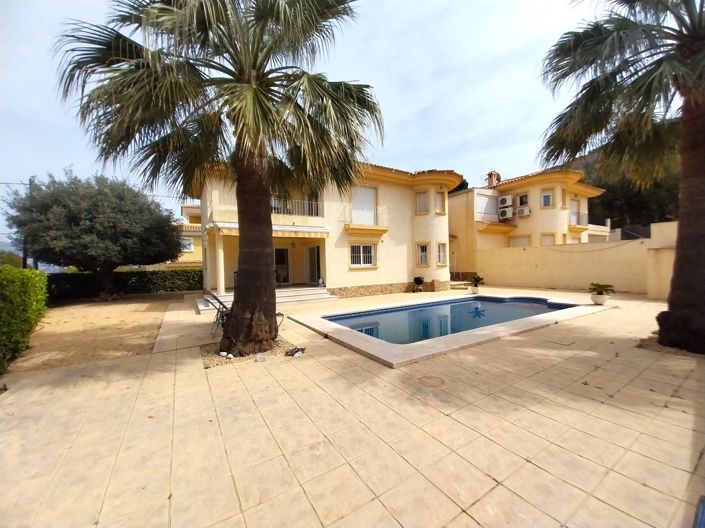 Image No.1-4 Bed Villa for sale