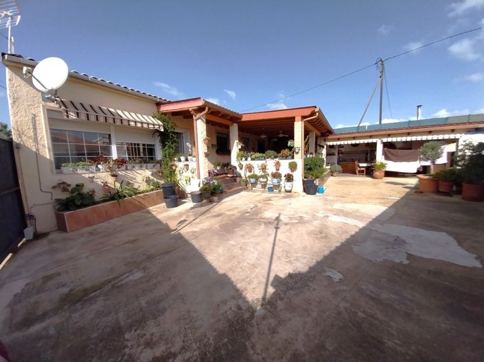 Image No.1-3 Bed Villa for sale