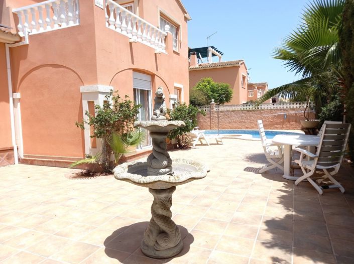 Image No.1-4 Bed Villa for sale