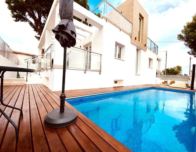 Image No.1-4 Bed Villa for sale