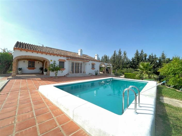 Image No.1-4 Bed Villa for sale