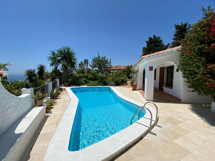 Image No.1-4 Bed Villa for sale