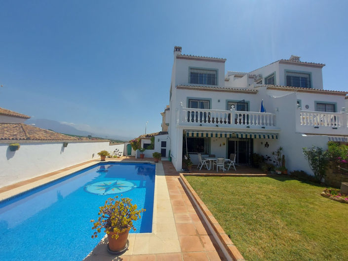 Image No.1-4 Bed Villa for sale