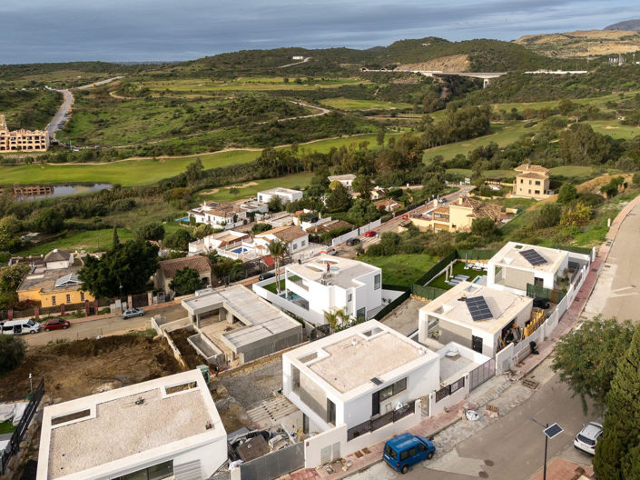 Image No.1-Villa de 4 chambres à vendre à Estepona