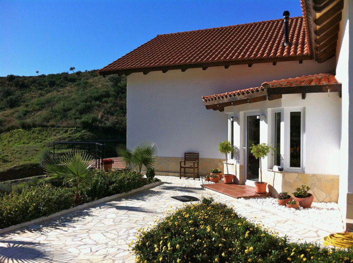 Image No.1-6 Bed Villa for sale