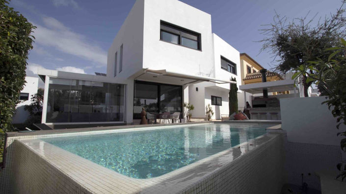 Image No.1-4 Bed Villa for sale