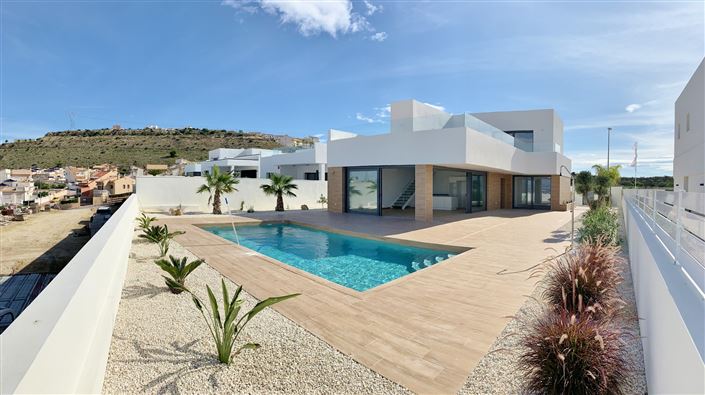 Image No.1-3 Bed Villa for sale