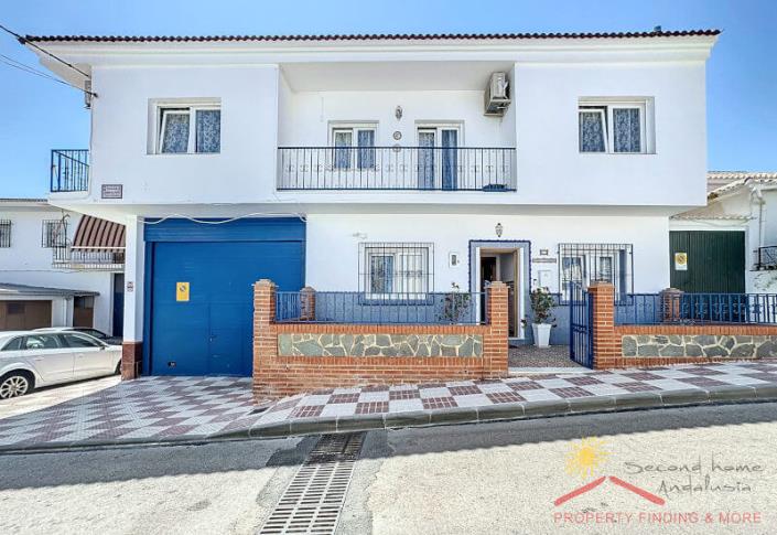 Image No.1-5 Bed Townhouse for sale