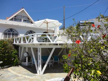 PORTO-HELI-VERANDA-UPSTAIRS