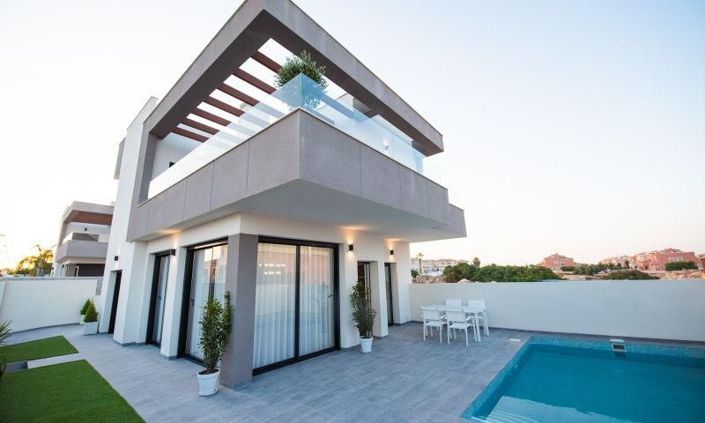 Image No.1-3 Bed Villa for sale