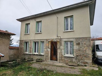 1 - Panissières, House