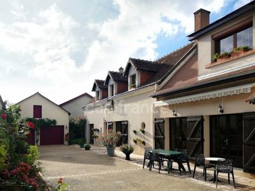 1 - Noyers-sur-Cher, Property