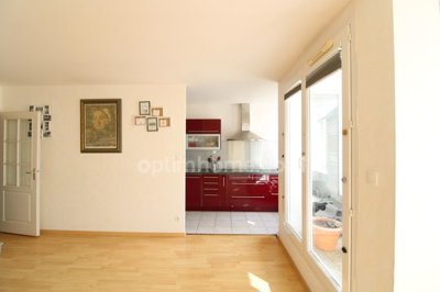 1 - Cambrai, Property