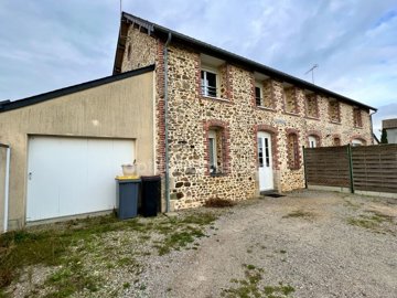 1 - Mayenne, Property