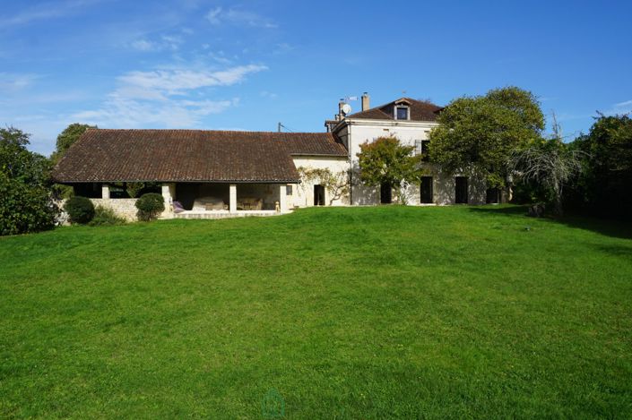 Image No.1-Propriété de 7 chambres à vendre à France