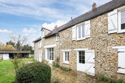 1 - Magny-les-Hameaux, Property