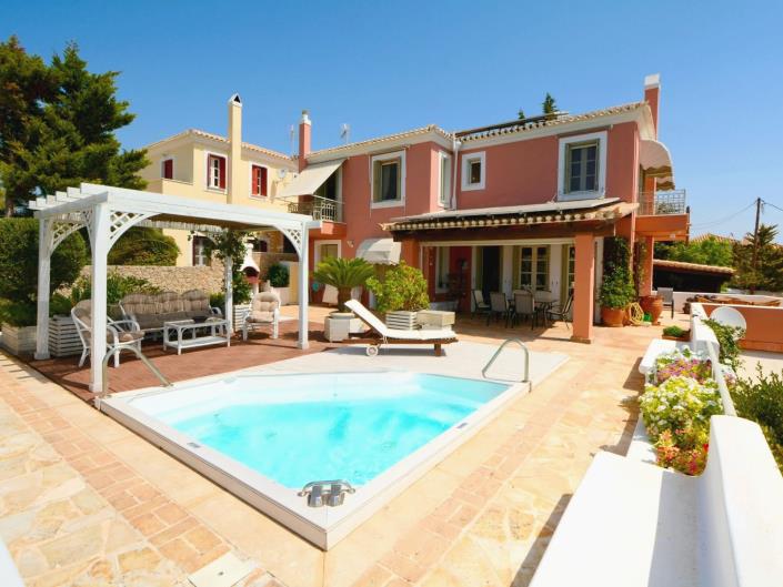 Image No.1-4 Bed Villa / Detached for sale