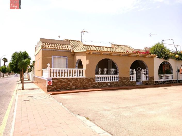 Image No.1-4 Bed Villa for sale