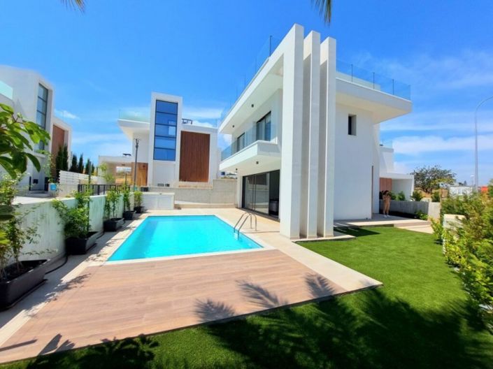 Image No.1-3 Bed Villa for sale