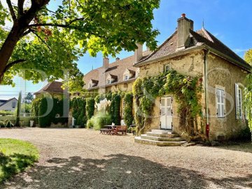 1 - Beaune, Property