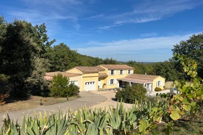 1 - Uzès, House