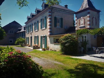 1 - Pyrenees-Atlantiques, House