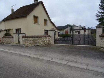 1 - Ville-sur-Arce, House