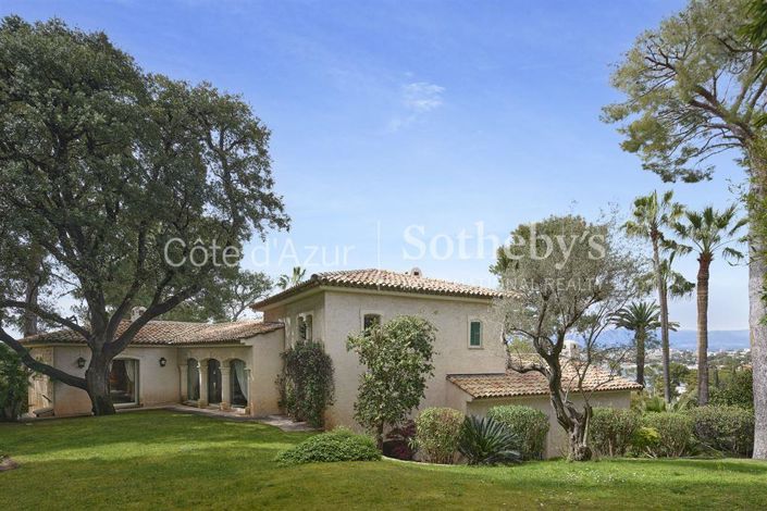 Image No.1-Propriété de 6 chambres à vendre à Alpes-Maritimes