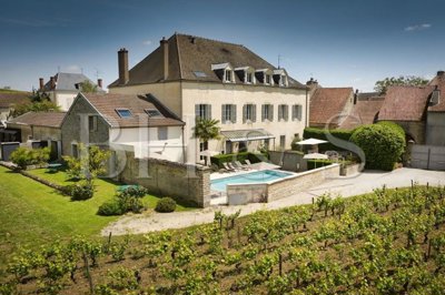 1 - Beaune, Property