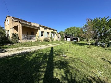 1 - Uzès, House