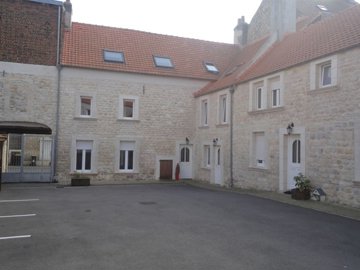 1 - Marquise, House