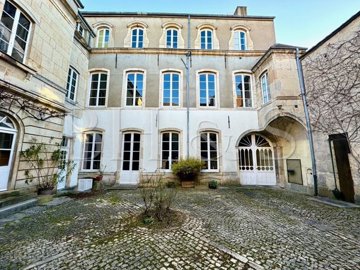 1 - Beaune, Property