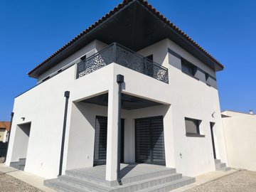 1 - Claira, Maison