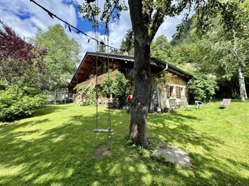 1 - Montriond, House