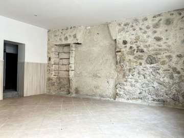 1 - Roquemaure, House