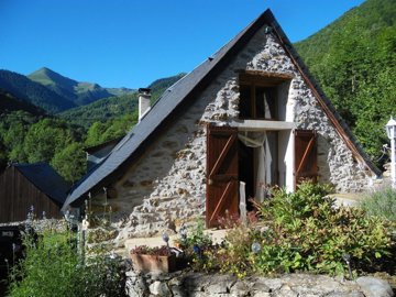 1 - Saint-Lary, House