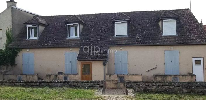 Image No.1-Maison à vendre à Ladoix-Serrigny