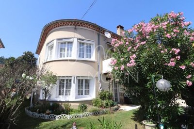 1 - Labégude, House