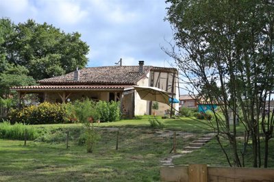 1 - Saint-Seurin-sur-l'Isle, House