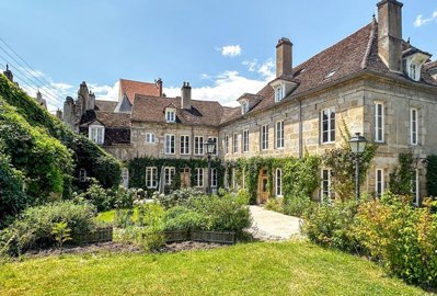 1 - Autun, House