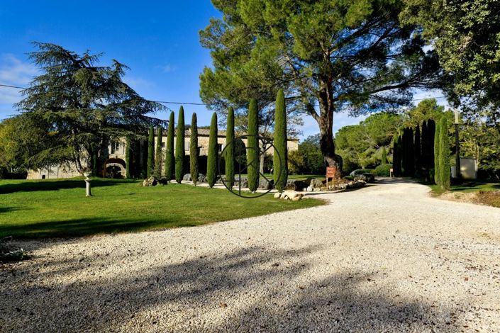 Image No.1-Maison de 15 chambres à vendre à Uzès