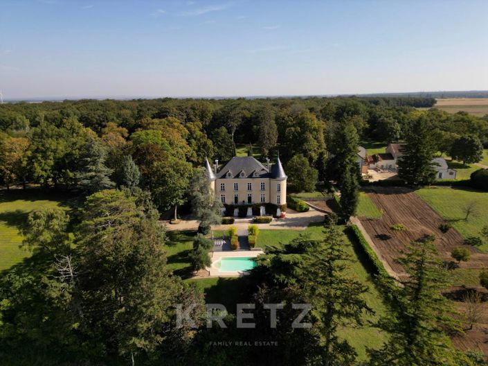 Image No.1-Propriété de 6 chambres à vendre à Bourges