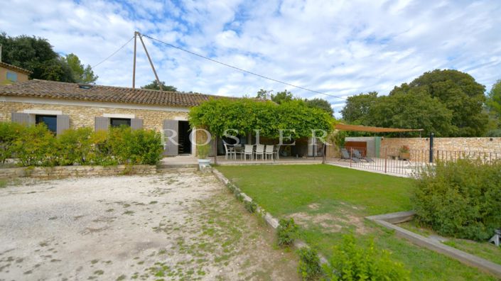 Image No.1-Propriété de 3 chambres à vendre à Gordes