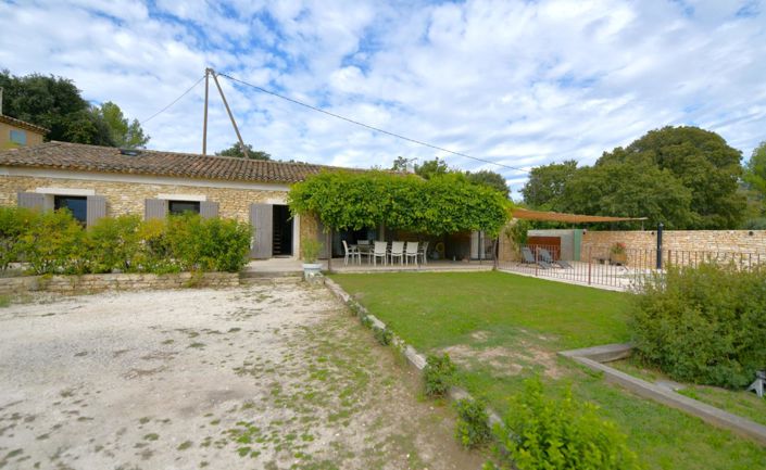 Image No.1-Propriété de 3 chambres à vendre à Gordes