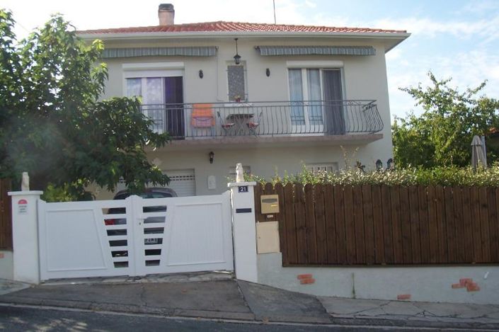 Image No.1-3 Bed House for sale