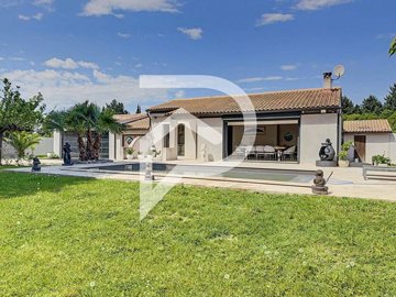 1 - Avignon, Property