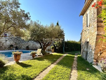 1 - Uzès, House