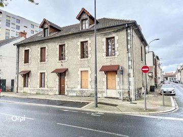 1 - Montluçon, Property